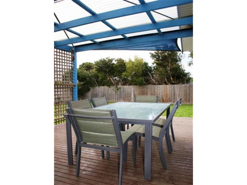 2 Dixon Street, Surf Beach VIC 3922