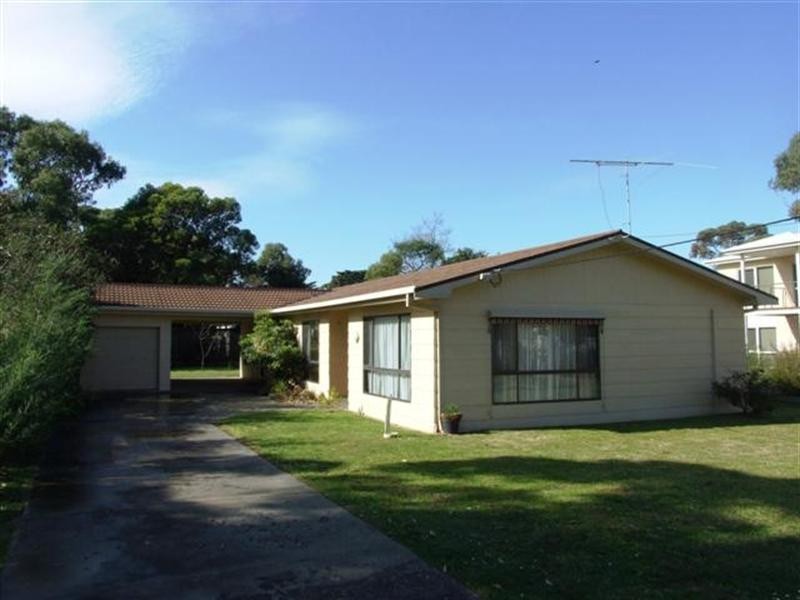 7 Devon Avenue, Cowes VIC 3922