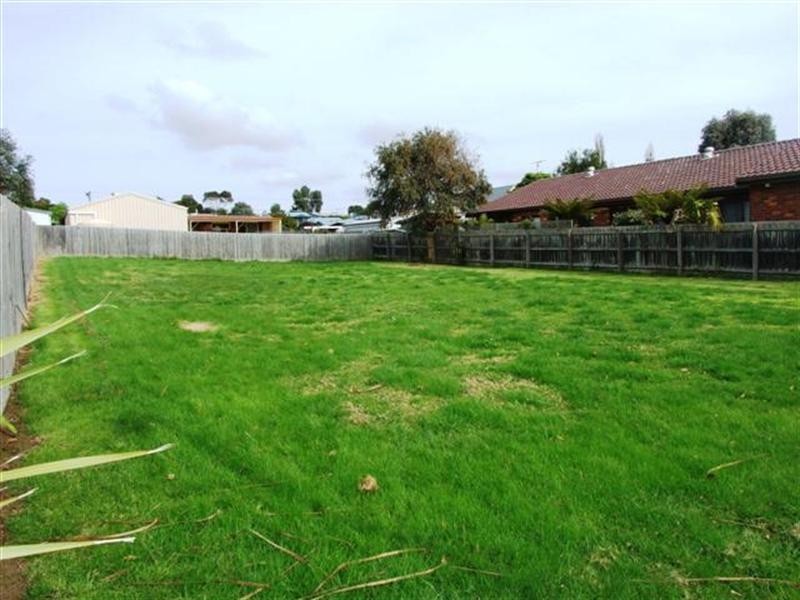 63 Wyndham Avenue, Cowes VIC 3922