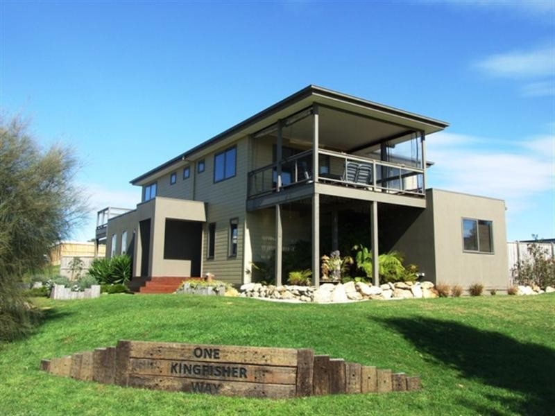 1 Kingfisher Way, Cowes VIC 3922