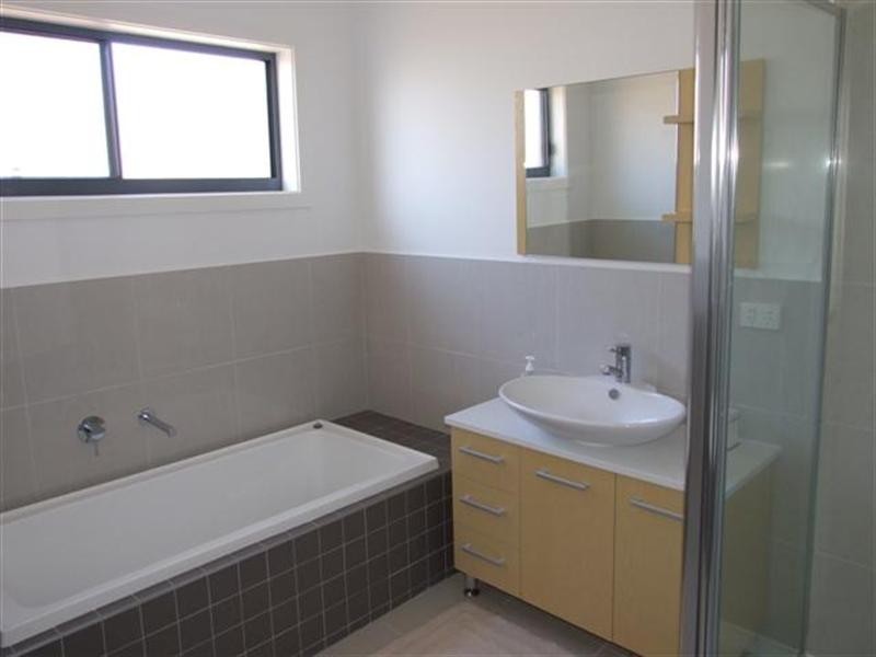 17 Blue Gum Court, Cowes VIC 3922