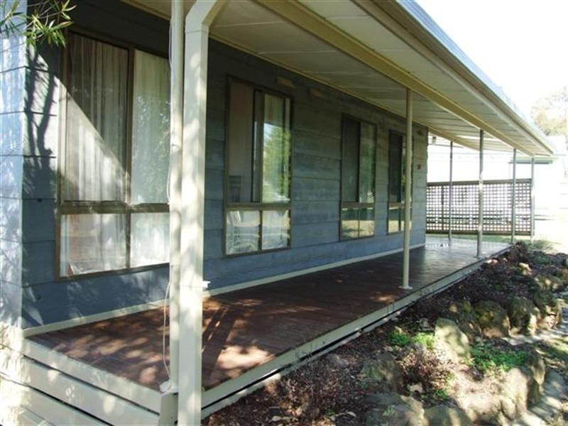 27 Scenic Drive, Cowes VIC 3922