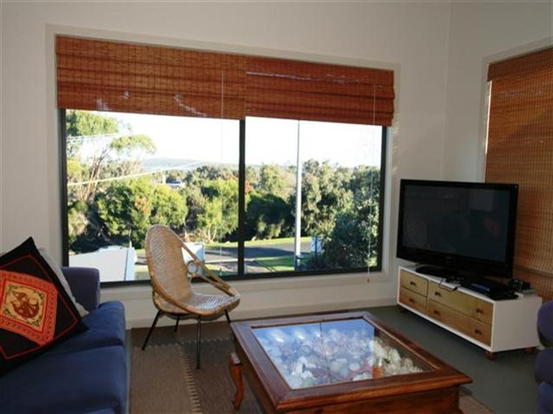 11 Beach Crescent, Newhaven VIC 3925