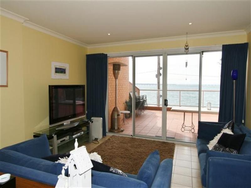 Apartment 7 “Bayview Grand” 16 The Esplanade, Cowes VIC 3922