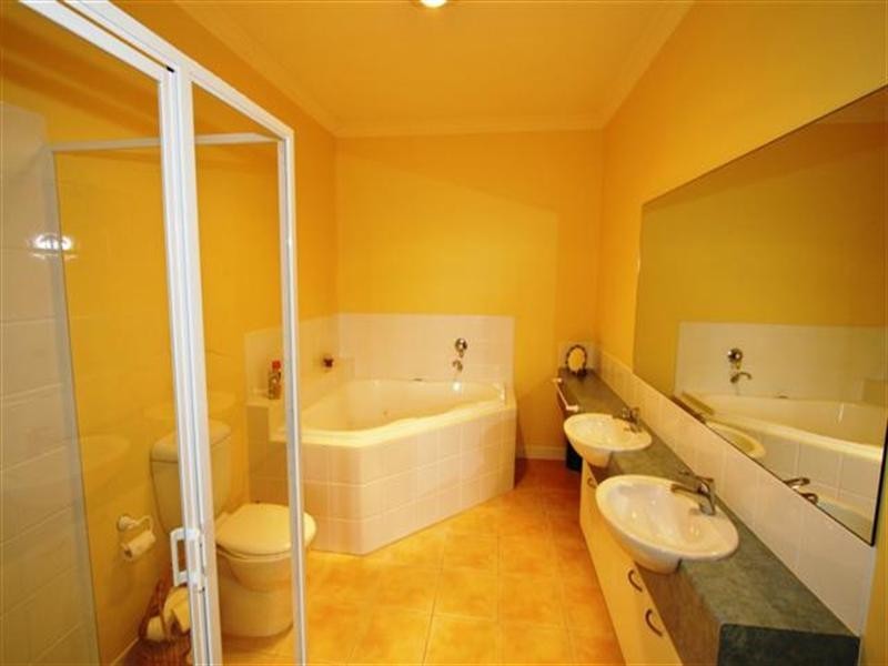 Apartment 7 “Bayview Grand” 16 The Esplanade, Cowes VIC 3922