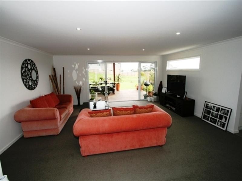 6 Water View Rise, Cowes VIC 3922