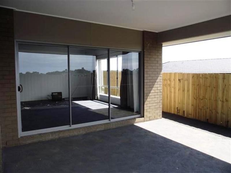 11 Parkridge Close, Cowes VIC 3922