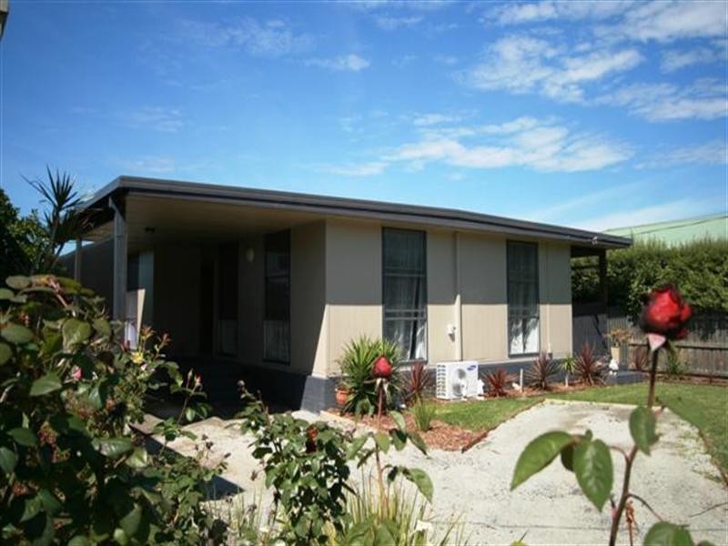 11 St Georges Road, Cowes VIC 3922