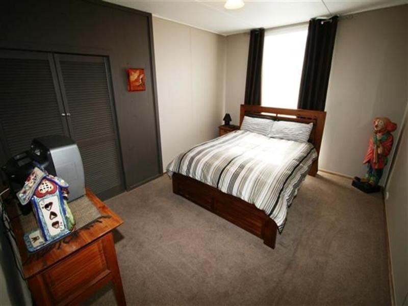 11 St Georges Road, Cowes VIC 3922