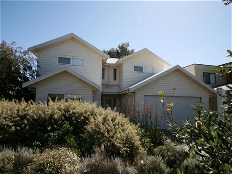 9 Martin Street, Cowes VIC 3922