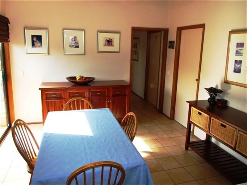 10 Leslie Avenue, Cowes VIC 3922