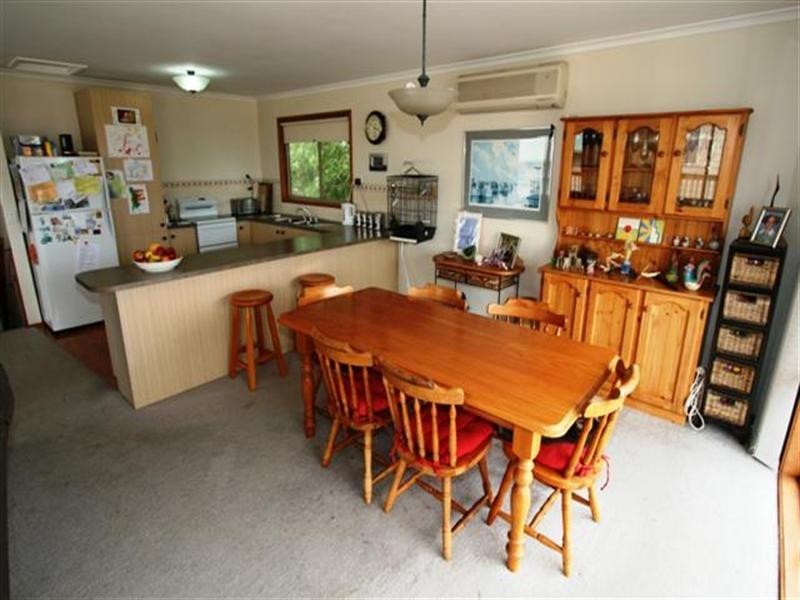 16 Parrakoola Way, Cowes VIC 3922