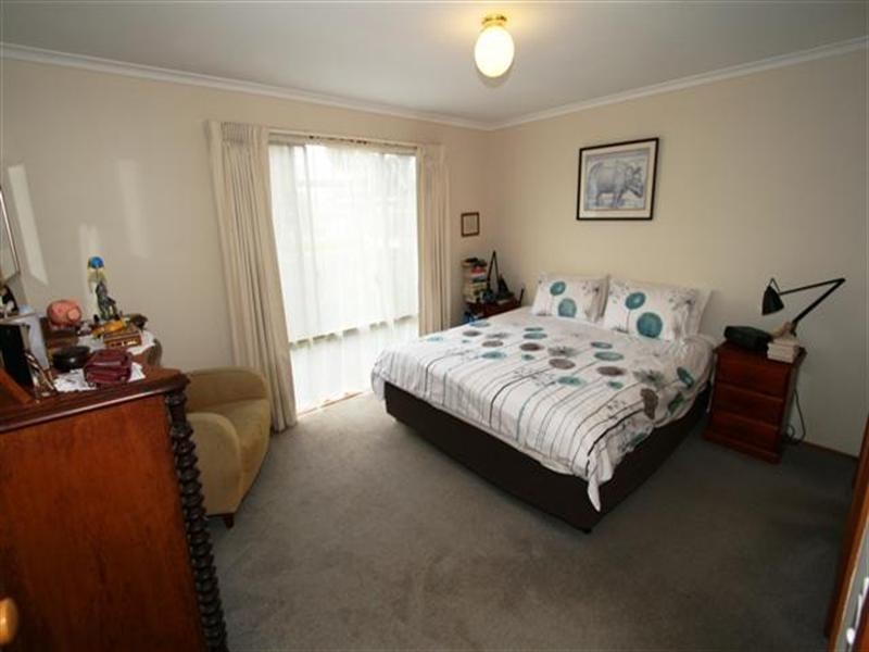 16 Parrakoola Way, Cowes VIC 3922