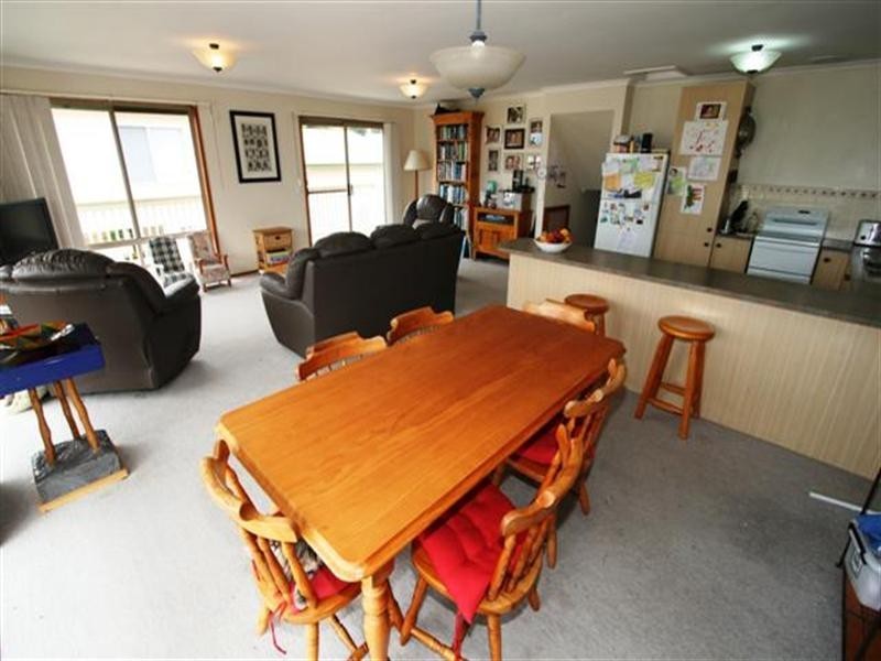 16 Parrakoola Way, Cowes VIC 3922