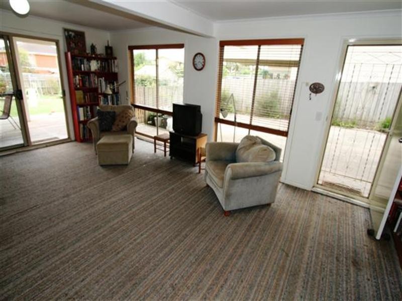 16 Parrakoola Way, Cowes VIC 3922