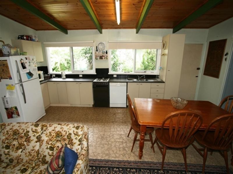 16 Bella Vista Road, Cowes VIC 3922