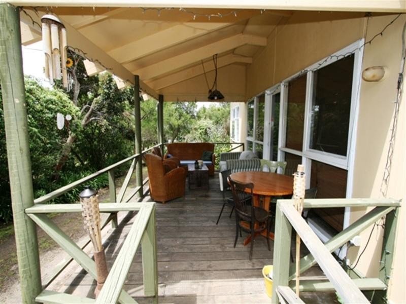 16 Bella Vista Road, Cowes VIC 3922