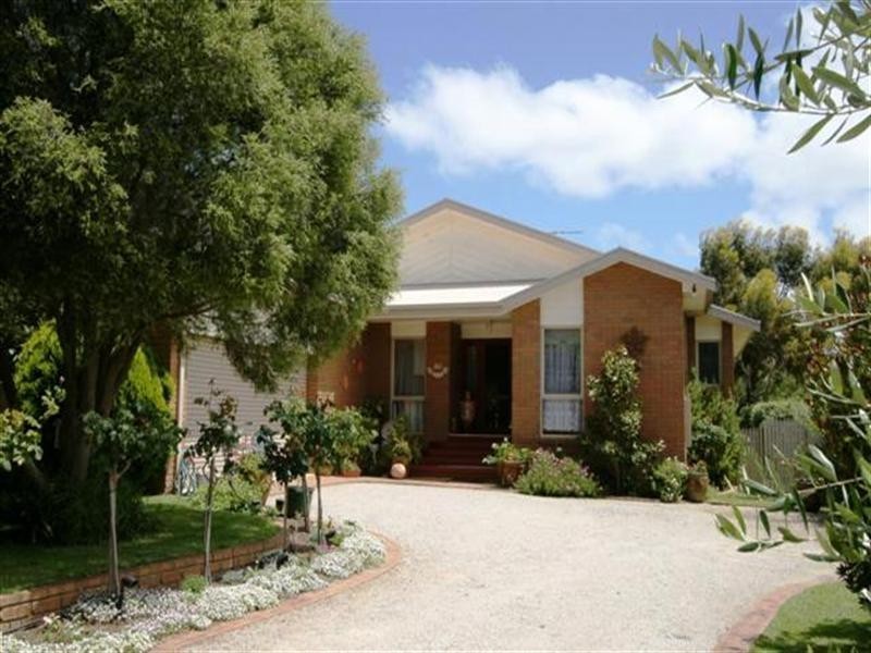 10 Langard Road, Cowes VIC 3922