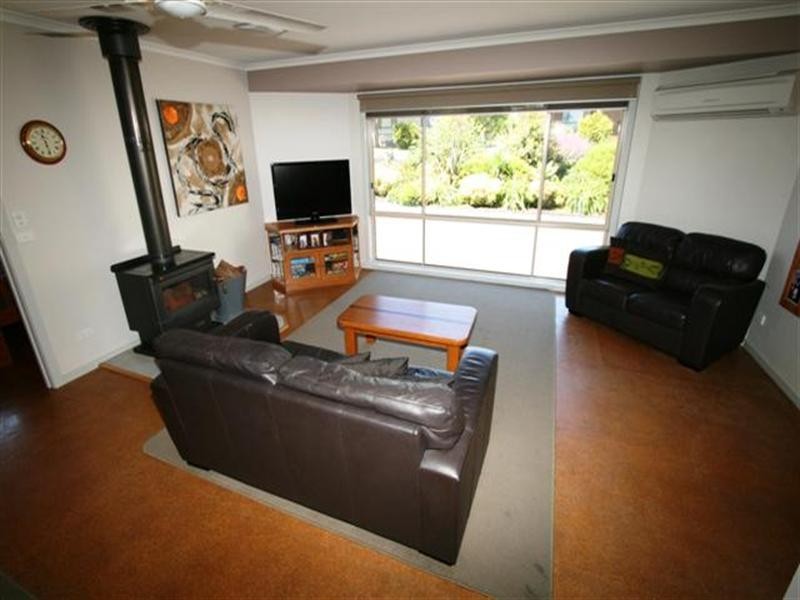 48 Wyndham Avenue, Cowes VIC 3922