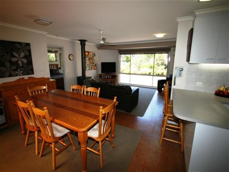 48 Wyndham Avenue, Cowes VIC 3922