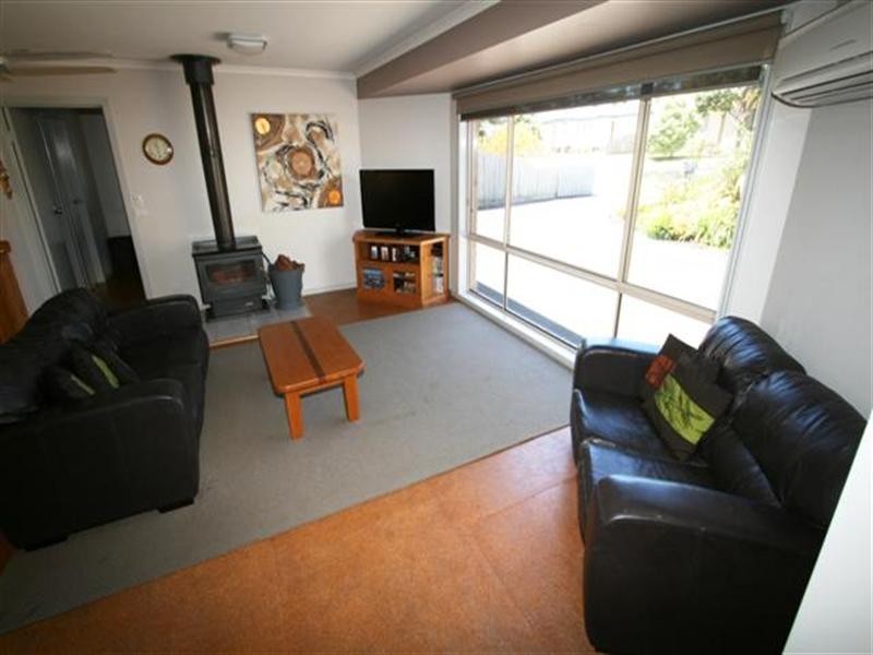 48 Wyndham Avenue, Cowes VIC 3922