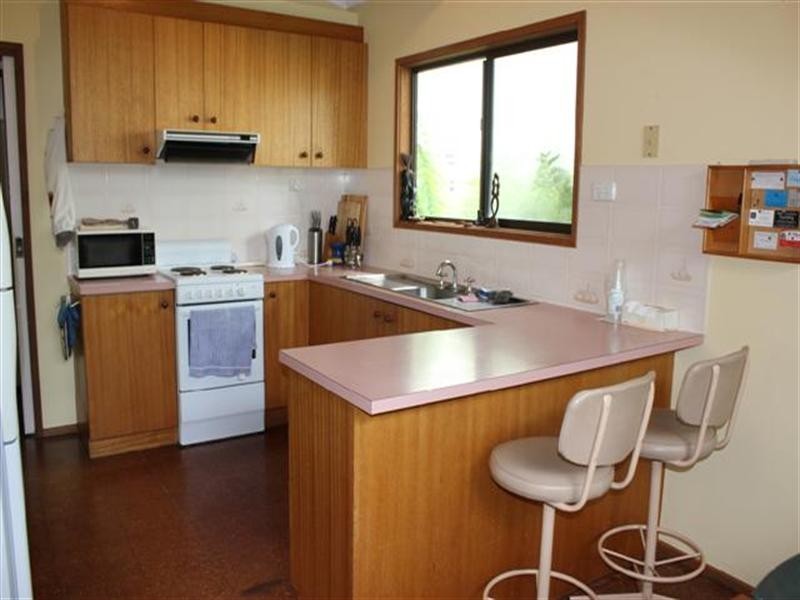 16 Kendall Avenue, Cape Woolamai VIC 3925