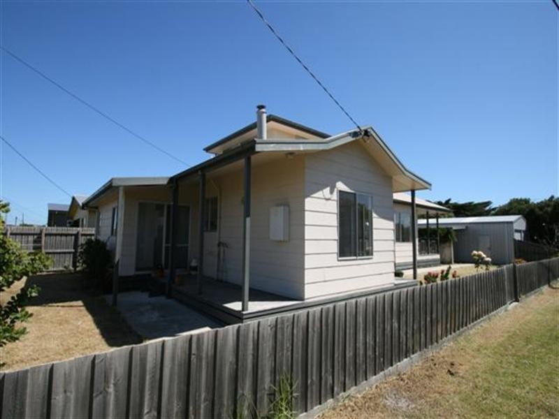 1 Dover Street, Sunderland Bay VIC 3922