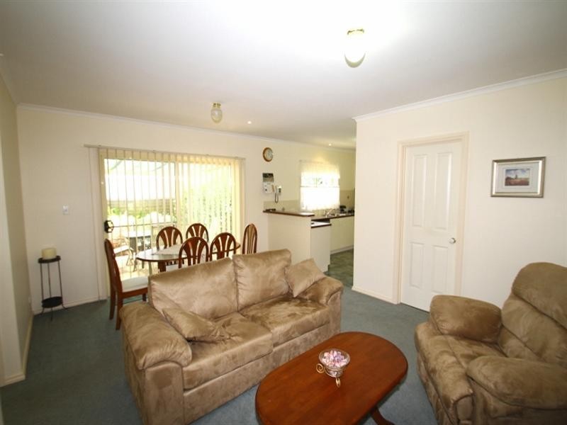 Unit 2/3 Wyndham Avenue, Cowes VIC 3922