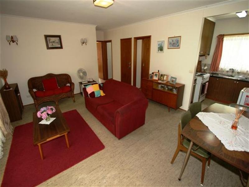 27 Alexander Avenue, Cowes VIC 3922