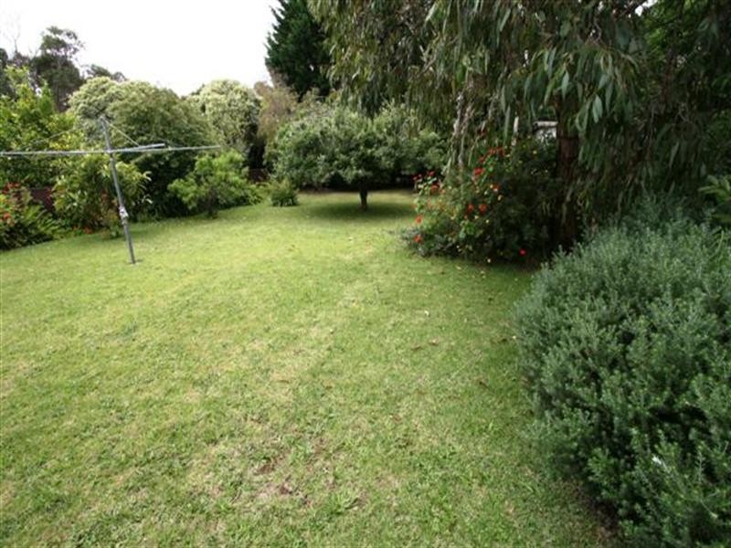 27 Alexander Avenue, Cowes VIC 3922