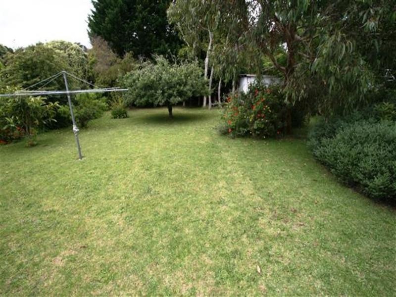 27 Alexander Avenue, Cowes VIC 3922