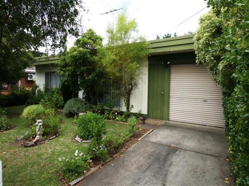 27 Alexander Avenue, Cowes VIC 3922