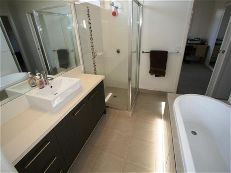 6 Sanctuary Drive, Cowes VIC 3922