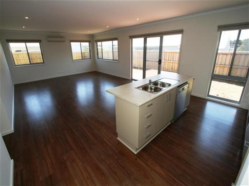 20 Boardwalk Boulevard, Cowes VIC 3922