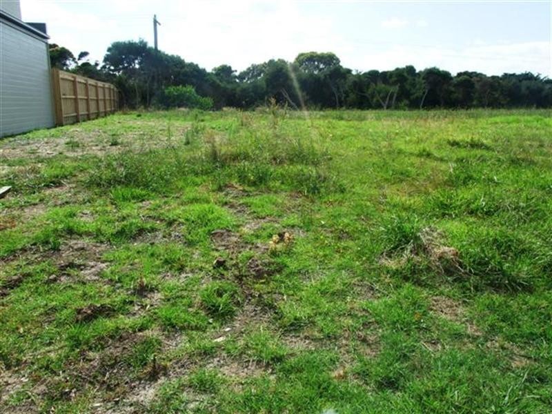 12 Cove Place, Cowes VIC 3922