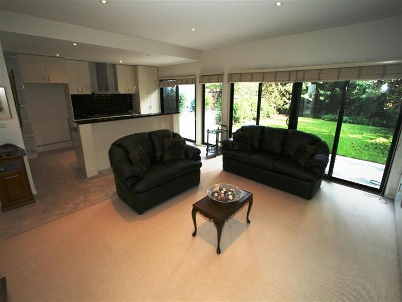 2 Gordon Street, Cowes VIC 3922
