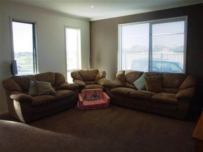 13 Rosella Grove, Cowes VIC 3922