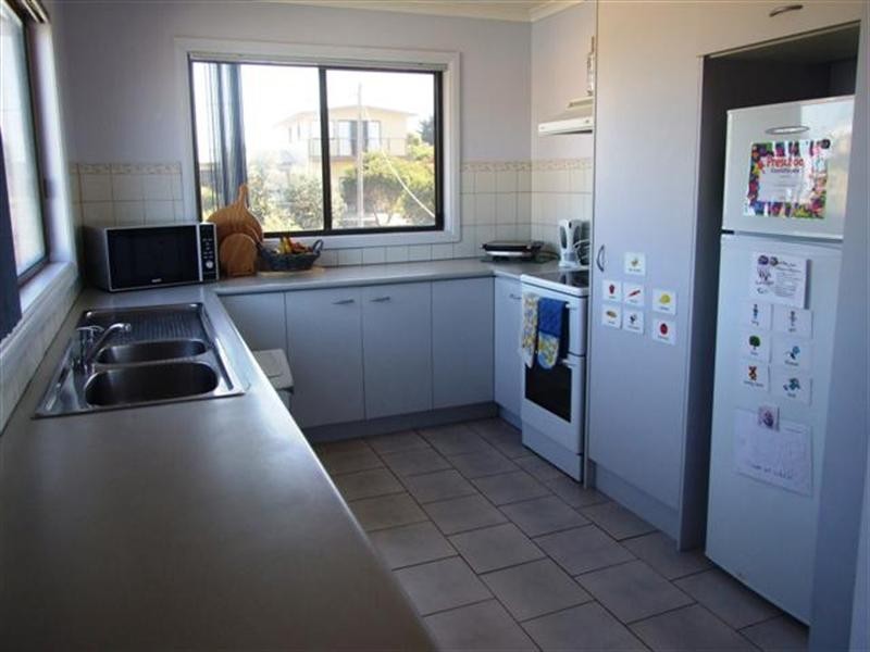 10 Manly Place, Surf Beach VIC 3922