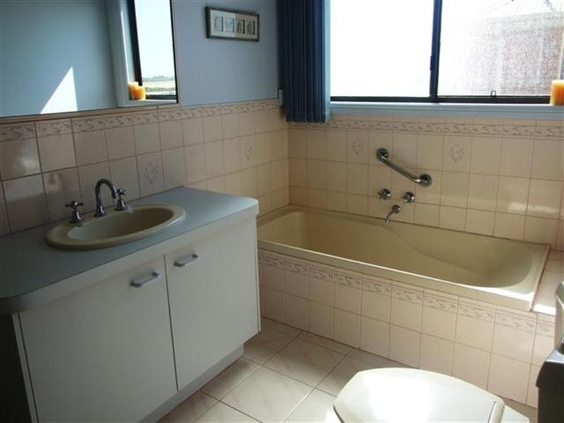 10 Manly Place, Surf Beach VIC 3922