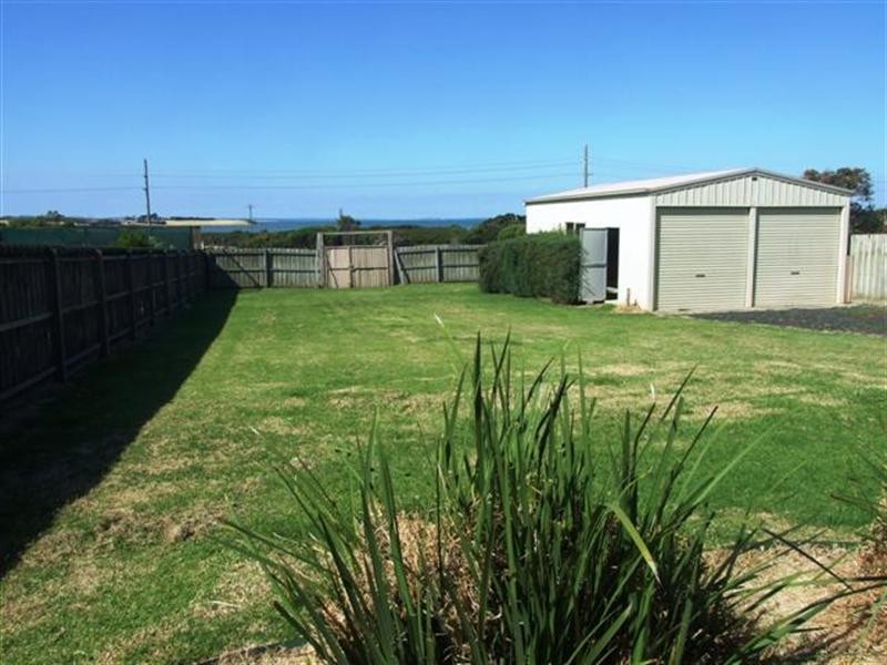 10 Manly Place, Surf Beach VIC 3922