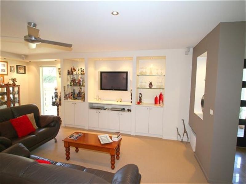 366 Settlement Road (Cnr Endeavour Crt), Cowes VIC 3922