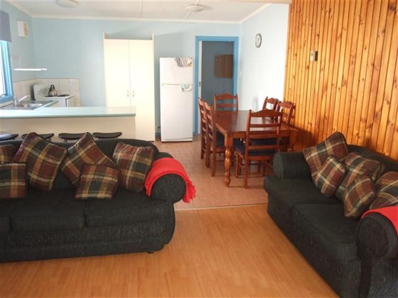 8 Alexander Avenue, Cowes VIC 3922