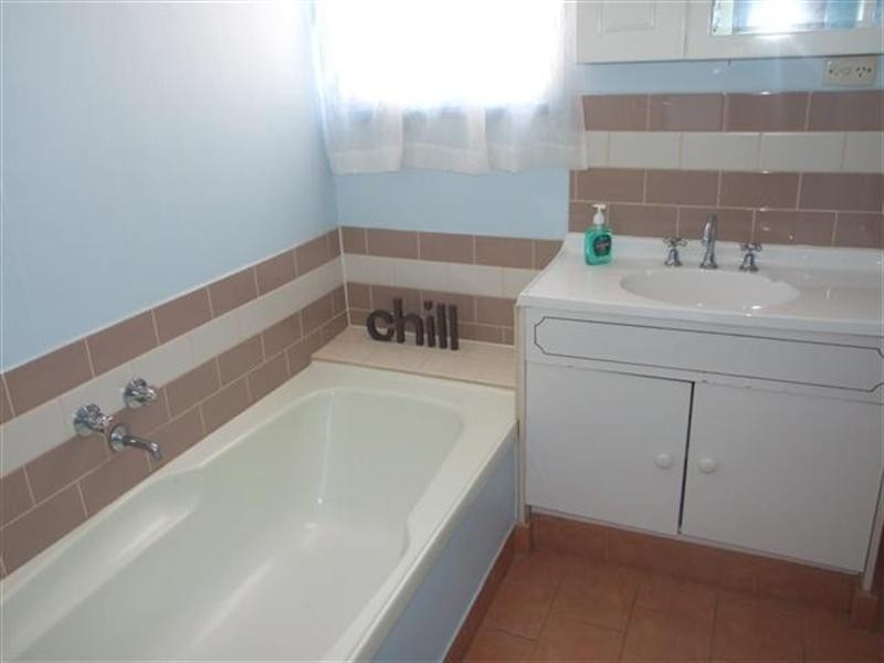 8 Alexander Avenue, Cowes VIC 3922