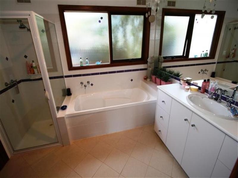 4 Dolphin Drive, Smiths Beach VIC 3922