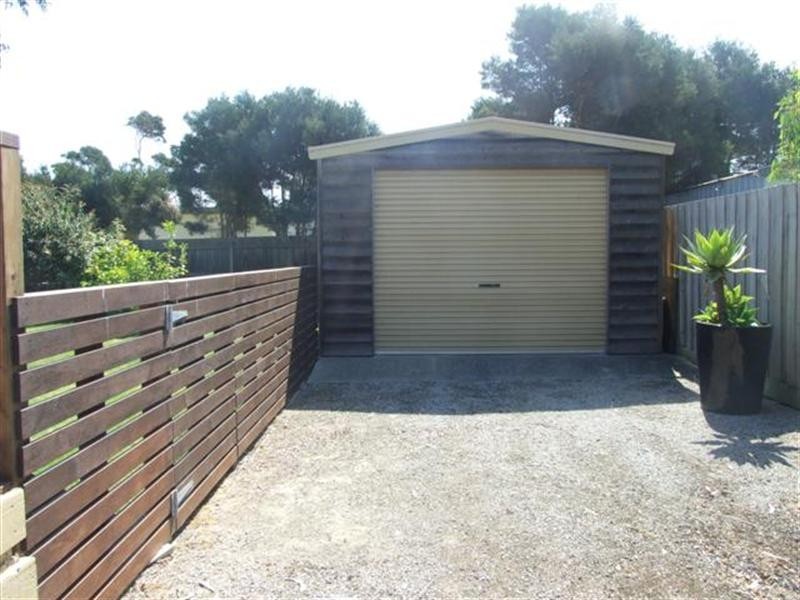 4 Dolphin Drive, Smiths Beach VIC 3922