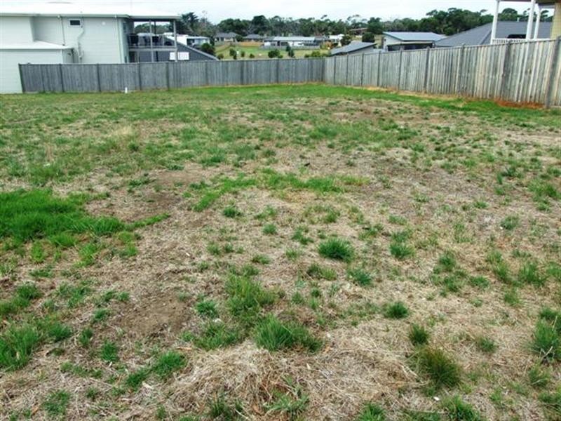 11 Lomandra Drive, Cowes VIC 3922