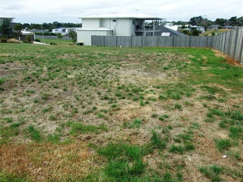 11 Lomandra Drive, Cowes VIC 3922