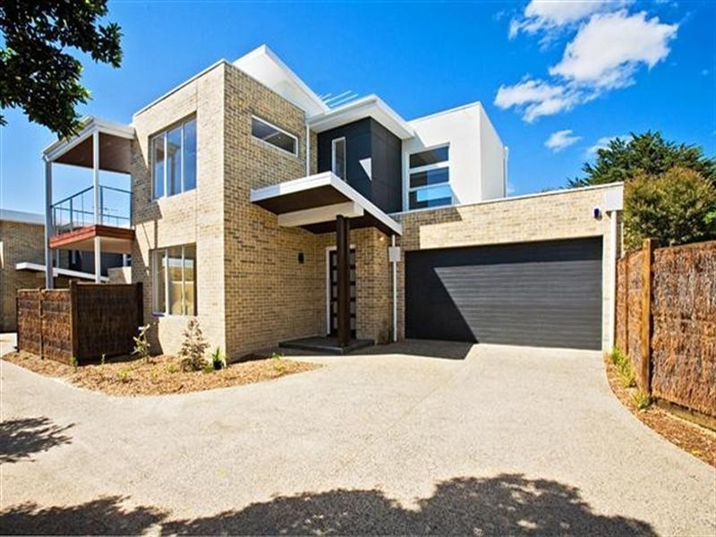 Unit 2, 13 Langard Road, Cowes VIC 3922