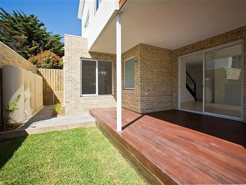 Unit 2, 13 Langard Road, Cowes VIC 3922