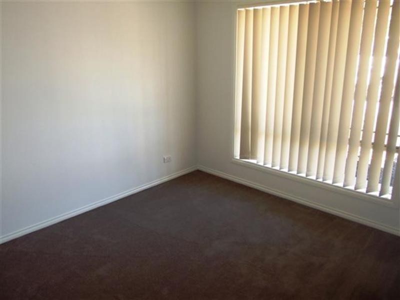 2/22 Currawong Close, Cowes VIC 3922